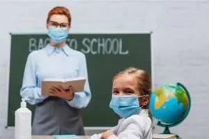 В школах Украины с 1 сентября готовы к нескольким вариантам обучения