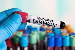 Медики: Главную угрозу в Украине сейчас несет штамм коронавируса "Дельта"