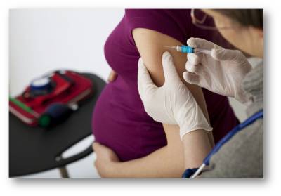 Новосибирские медики дали рекомендации по вакцинации беременных от коронавируса