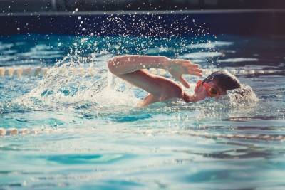 Детей в Белгородской области начнут обучать плаванию с трех лет