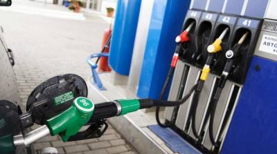 АЗС снова обязали снизить цены на бензин: на сколько подешевеет топливо