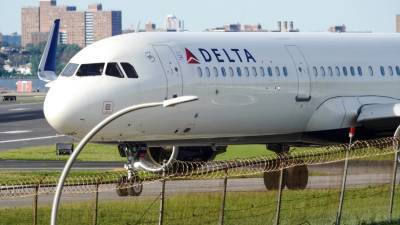 Delta Air Lines увеличит взносы невакцинированных сотрудников в программу медобслуживания