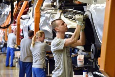 АВТОВАЗ частично возобновит производство в начале сентября - autostat.ru - Sandero - Ижевск - county Logan