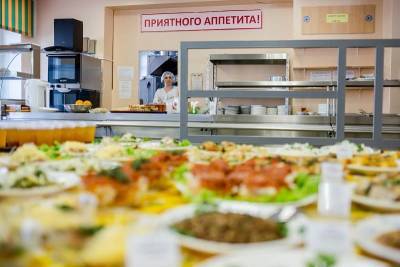 В Смоленской области школьники будут оценивать блюда в столовых