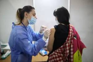 Украинцев просят вакцинировать детей