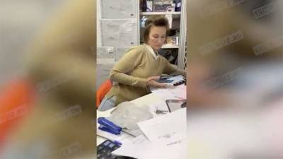 В Петербурге сотрудница почты обматерила и выгнала посетительницу