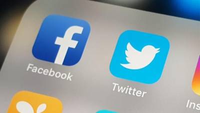 По требованию Роскомнадзора на 32 млн рублей оштрафованы Facebook и Twitter