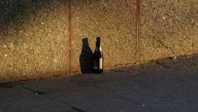 Из восьми человек, отравившихся алкоголем в Карелии, в живых остались трое