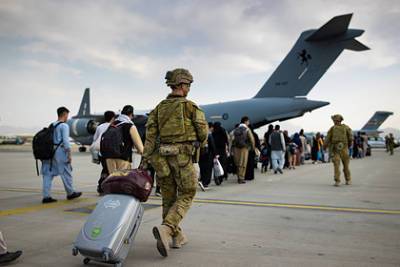 В США назвали число ожидающих эвакуации афганцев