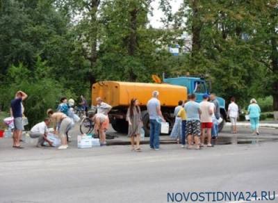 Для подвоза воды жителям города Россошь Воронежской области задействована спецтехника