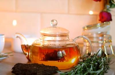 Защитит от рака и укрепит иммунитет: обычный чай из трав оказался необычайно полезным для здоровья