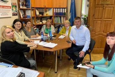 Руководитель Псковского облсовпрофа Игорь Иванов рассказал о поддержке педагогов