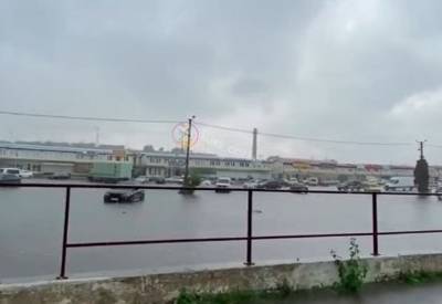 В Одессе ливень – поплыл «7-й километр» (видео)