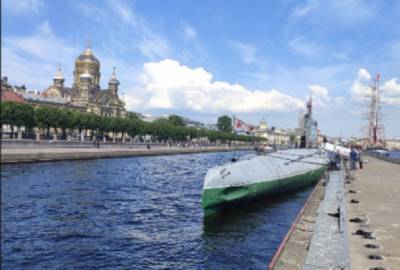 Житель Свирицы нашел утонувшего возле подводной лодки С-189 в Петербурге