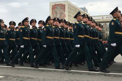 Ни один из саратовских военных и полицейских не захотел говорить в СМИ о выплате в 15 тысяч рублей