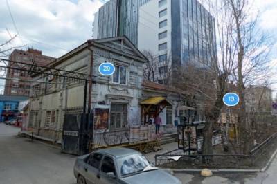 Свердловские власти попытаются снова продать избушку, где находился «Коляда-театр»