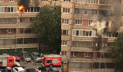 В Тюмени спасатели МЧС за 2 минут потушили квартиру на улице Коммунаров