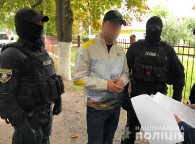 В Киеве копы похитили мужчину и вымогали у него 10 тысяч долларов