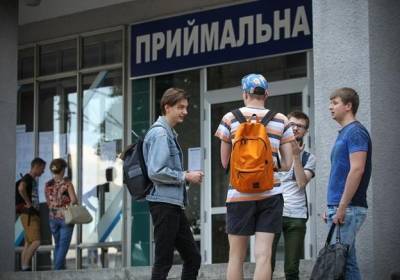 Кабмин озаботился жильем для студентов: большинстве украинских общаг несет "стрессовые риски"