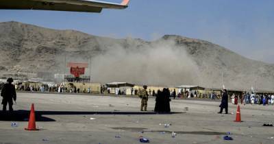 В аэропорту Кабула произошел мощный взрыв, слышна стрельба (видео)