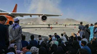 Не менее 13 человек погибли в результате взрыва в аэропорту Кабула
