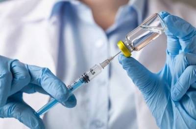 Названа вакцина от COVID, которой украинцы прививаются чаще всего