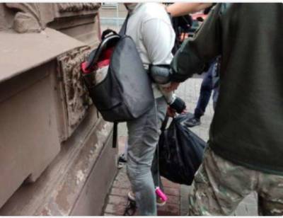 За поджег дверей омбудсмена Денисовой полицейские задержали мужчину