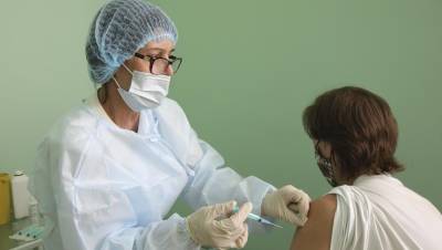 Смольный надеется привить от гриппа более 3 млн петербуржцев