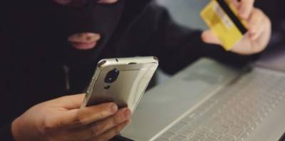 Украинцы стали вдвое чаще наталкиваться на мошенников в интернете (опрос)