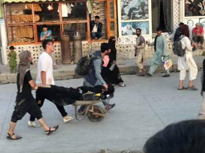 Среди погибших в аэропорту в Кабуле есть дети