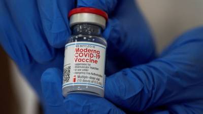 Япония приостановила использование вакцины Moderna из-за примесей в некоторых флаконах