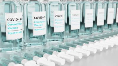 Минздрав РФ зарегистрировал пятую вакцину от коронавируса