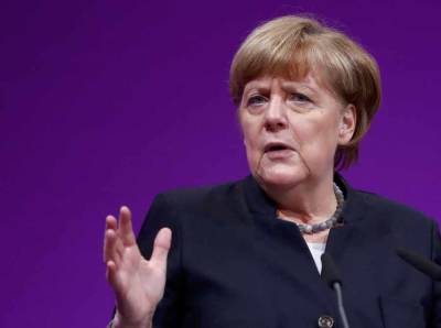 Меркель заявила об огромных рисках при эвакуации из Афганистана авиацией