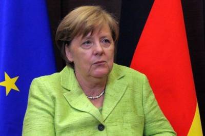 Меркель предупредила об огромных рисках авиаэвакуации из Афганистана