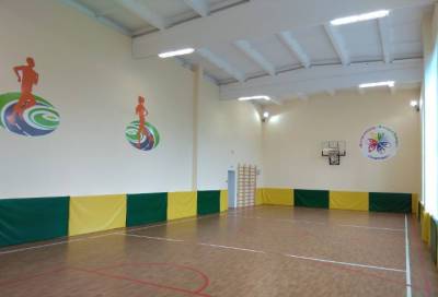 Капитальный ремонт спортзала завершился в школе Волховского района