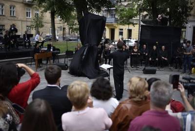 Во Львове открыли памятник сыну Моцарта