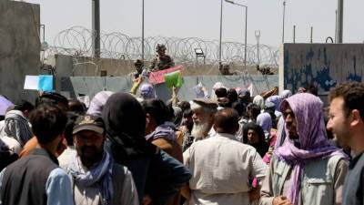 Байден: мы не позволим террористам остановить эвакуацию из Афганистана