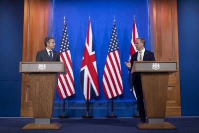 Главы дипведомств США и Британии обсудили Афганистан и терроризм