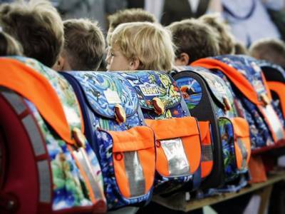 Аксенов отменил требование QR-кодов для родителей первоклашек на школьных линейках