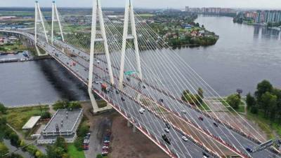 Петербуржцам напомнили про длительное перекрытие вантового моста