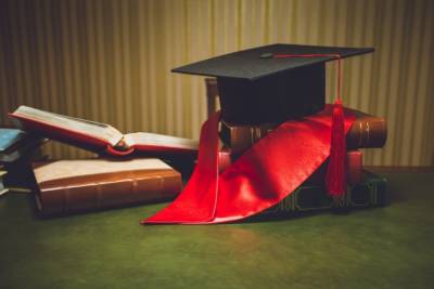 Магистрам и бакалаврам могут аннулировать дипломы: все подробности
