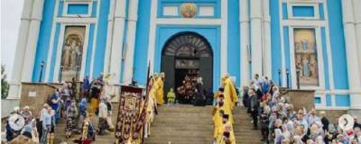 У памятника Тихона Задонского в Задонске состоялась Божественная литургия
