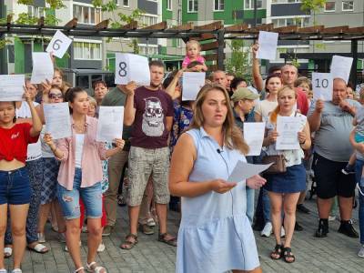 Жители Челябинска вышли на сход: 33 дома в Парковом живут без уличного освещения