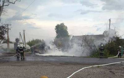 В Запорожской области перевернулся и загорелся бензовоз: есть пострадавший