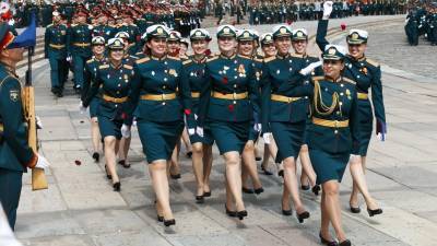 В Sohu назвали три причины, почему женщины-военные в России не могут выйти замуж