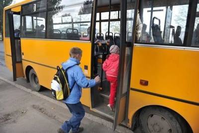 Не заметил: в Ярославле водитель автобуса зажал в дверях и проехался по трехлетней девочке