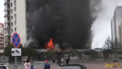 В тюменском микрорайоне Европейский горит квартира над салоном красоты