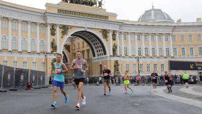 Бежать и любоваться: Петербург ожидают несколько марафонов в интересных локациях