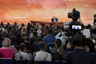 Российские СМИ обратились к Путину из-за закона об иноагентах