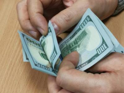 НБУ вышел на межбанк с продажей валюты — впервые за два месяца